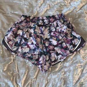 Lululemon Hotty Hot Short 2.5”